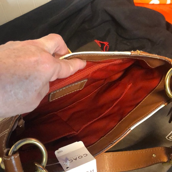 Coach  white & brown leather shoulder bag - Picture 3 of 4